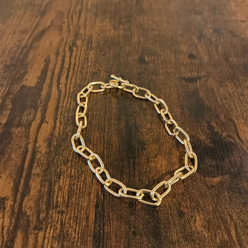 Costume jewelry - gold color- choker - 17”
